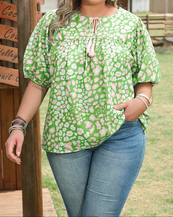Selena Plus Size Floral Tassel Tie Blouse (1X-4X)