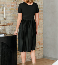 Emersyn Pleated Midi Dress (S-4XL) 2 Colors
