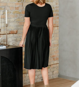 Emersyn Pleated Midi Dress (S-4XL) 2 Colors