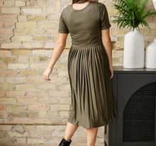 Emersyn Pleated Midi Dress (S-4XL) 2 Colors