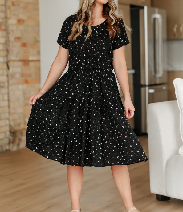 Jenna Floral Knit Short Sleeve Tiered Midi Dress (XS-XL)
